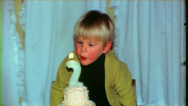 Kurt Cobain’in 2. yaş gününden bir kare