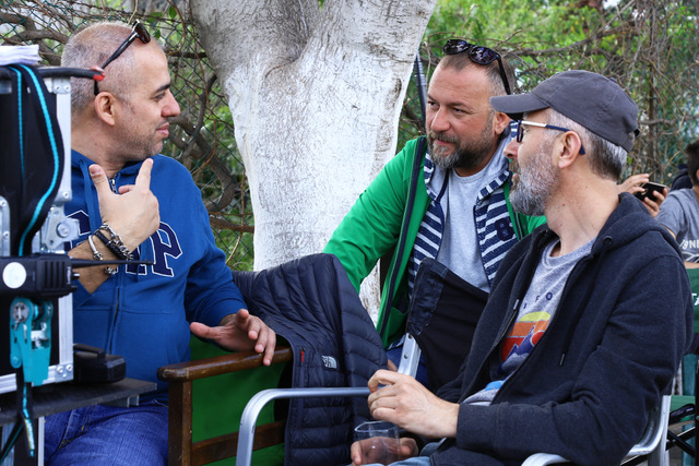 Yönetmen Mehmet Ada Öztekin, uygulayıcı yapımcı Engin Sarıal ve görüntü yönetmeni Sedat Yücel.