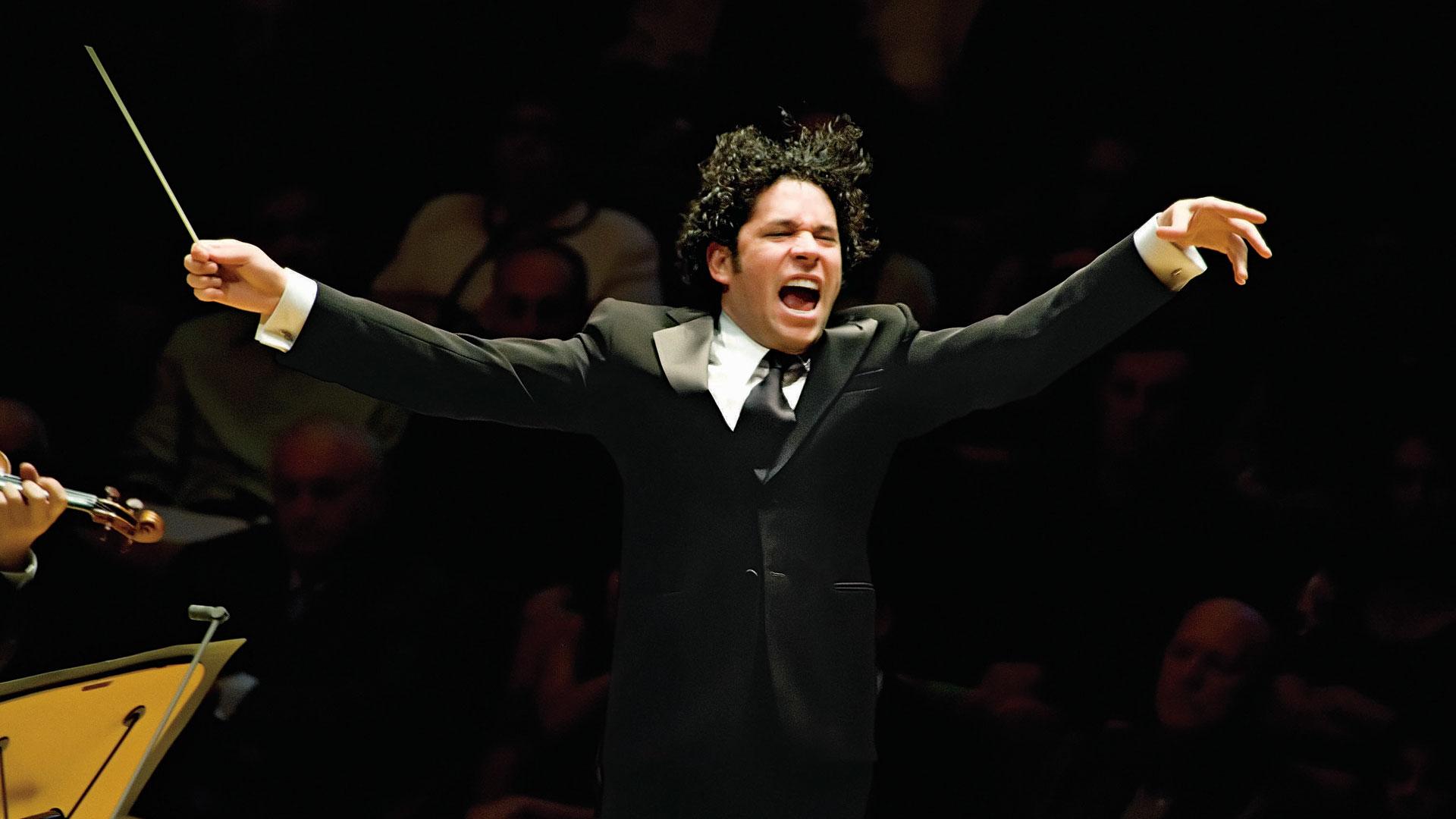 Gerçek Rodrigo: Gustavo Dudamel. İKSV müzik festivalinde kendisini ve muhteşem orkestrasını izlemiştik.